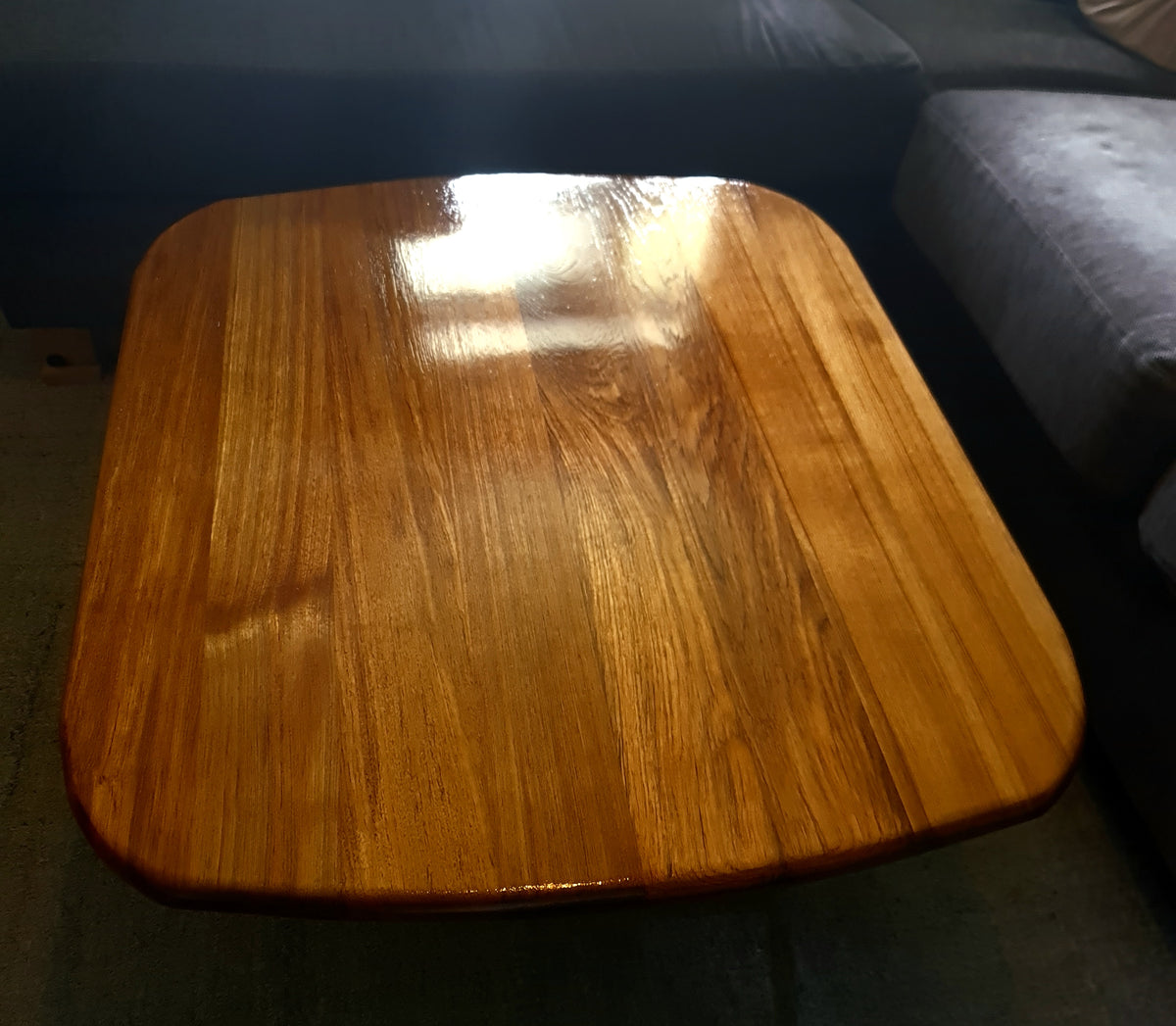 Vardagsrums bord / soffbord i massiv teak