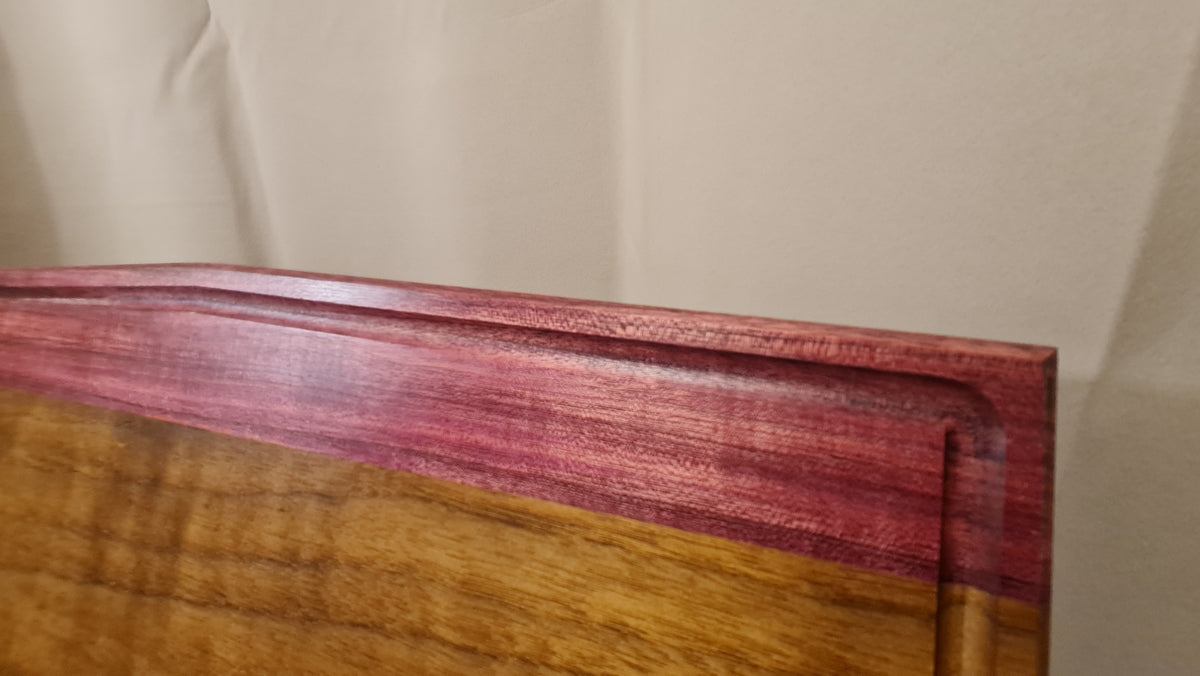 Skärbräda i valnöt och purpleheart