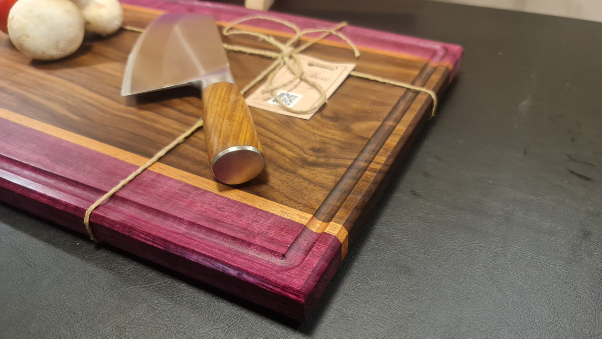 Skärbräda i valnöt, mahogny och purpleheart