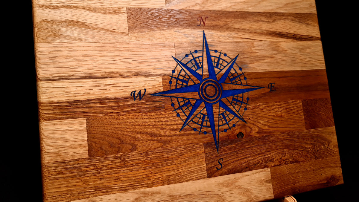 Kompass skärbräda med epoxy inlay