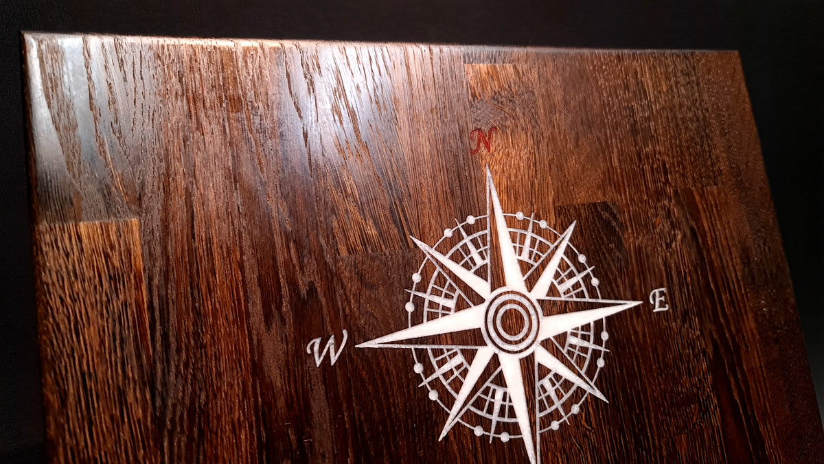 Kompass skärbräda med epoxy inlay