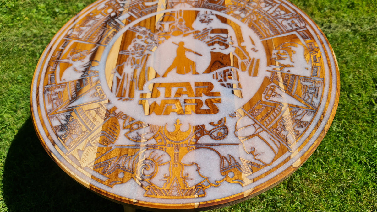 Fika bord i massiv Teak med Star Wars kallender