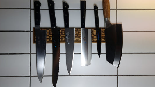 Magnetisk knivhållare med lasergravyr