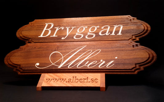 Personlig namnskylt i massiv teak för båt eller husvagn med 3D-gravyr 
