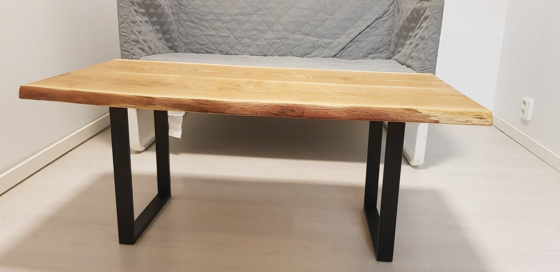 Ekbord i massiv ek